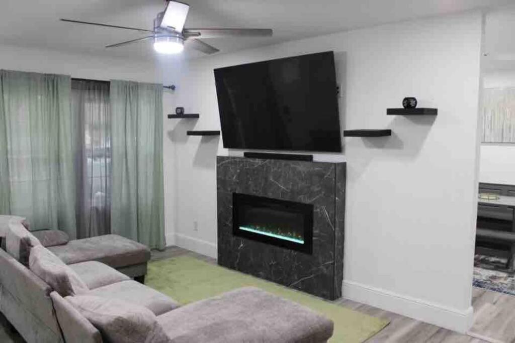 Вилла Cozy House Downtown Houston! Экстерьер фото